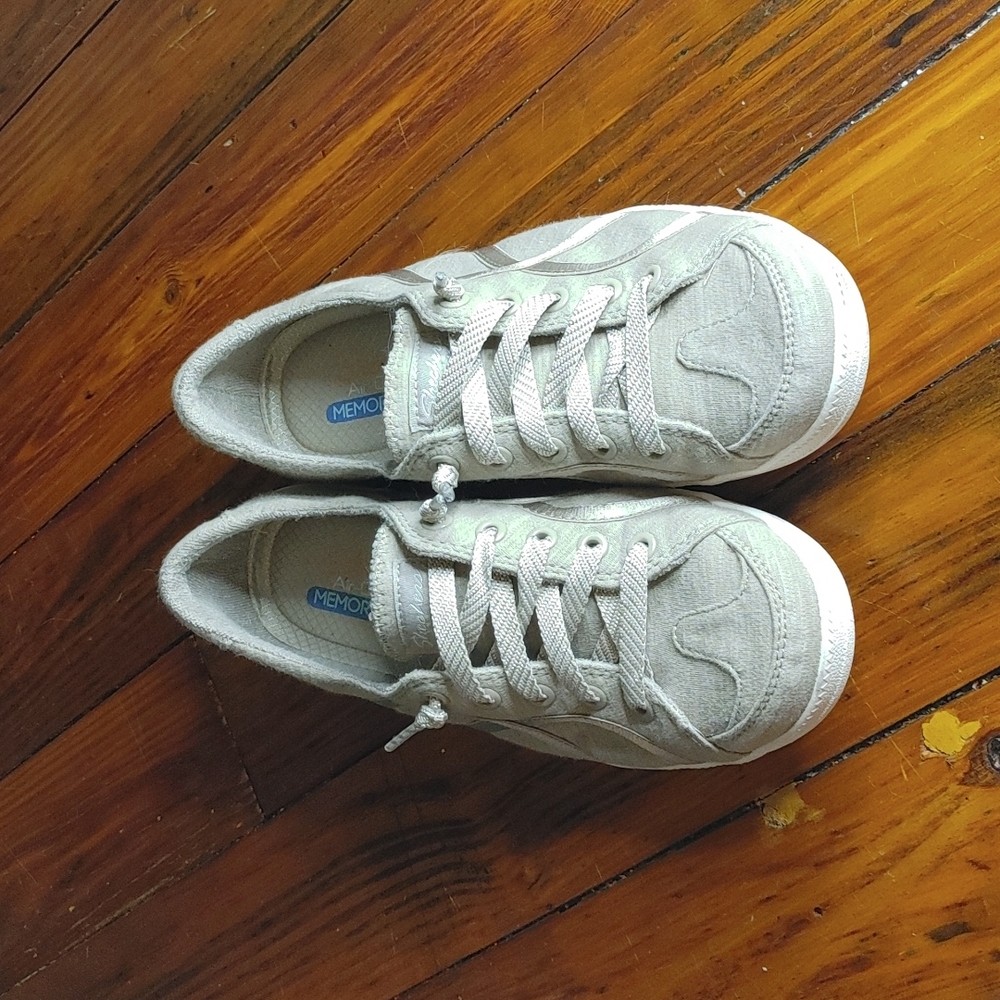 Taupe Sketchers
